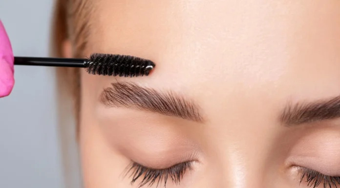 Советы по выбору идеальных средств для окрашивания бровей Советы по выбору идеальных средств для окрашивания бровей