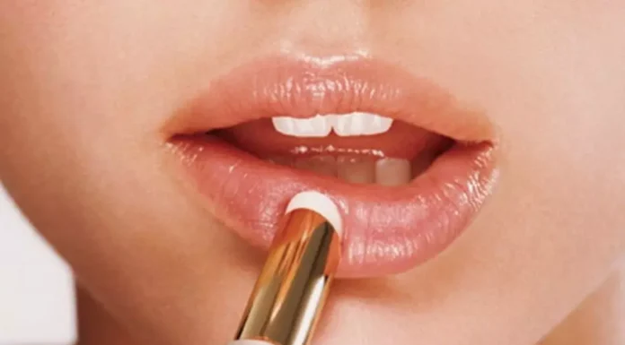 Топовые средства для ухода за губами и создания идеального макияжа Топовые средства для ухода за губами и создания идеального макияжа